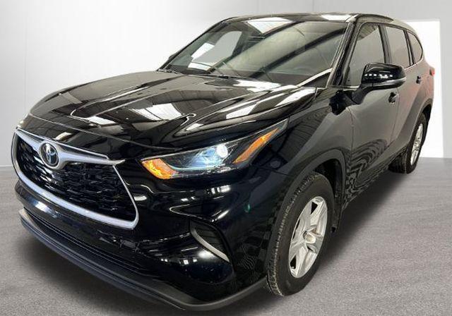 used 2023 Toyota Highlander car, priced at $31,599