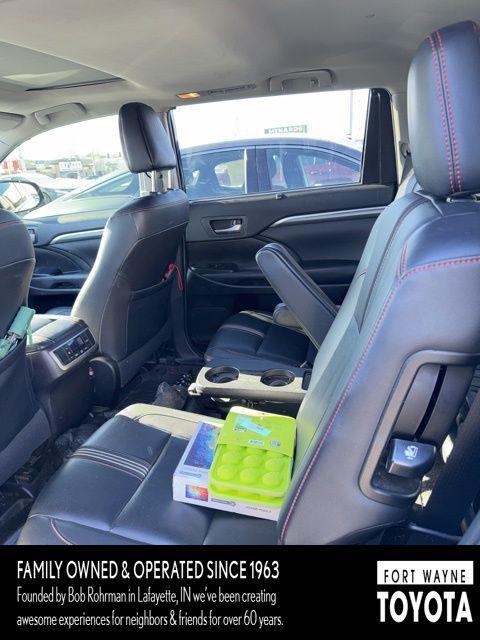 used 2019 Toyota Highlander car, priced at $18,296