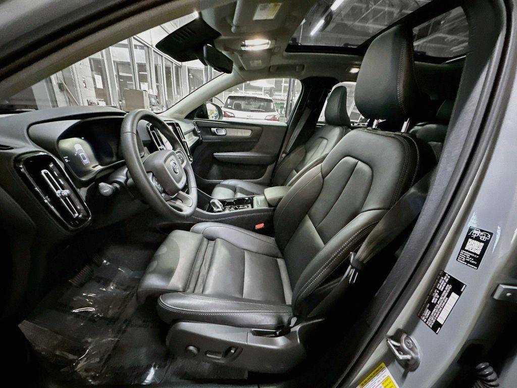 used 2026 Volvo XC40 car, priced at $32,997