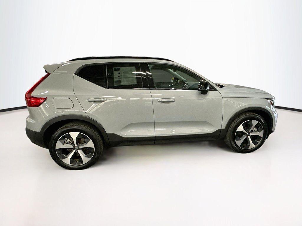 used 2026 Volvo XC40 car, priced at $32,997