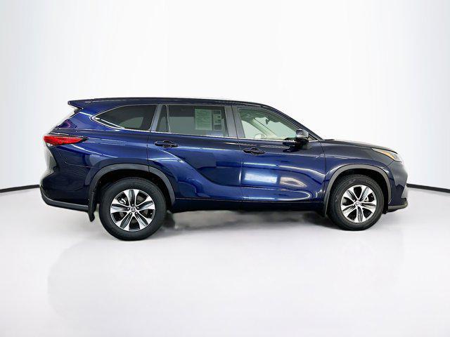 used 2023 Toyota Highlander car, priced at $34,547