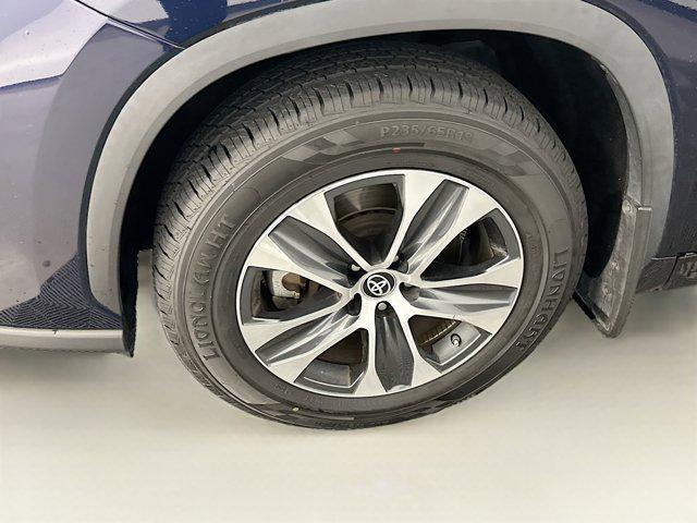 used 2023 Toyota Highlander car, priced at $34,547