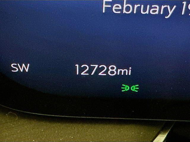 used 2025 Buick Envision car, priced at $27,997