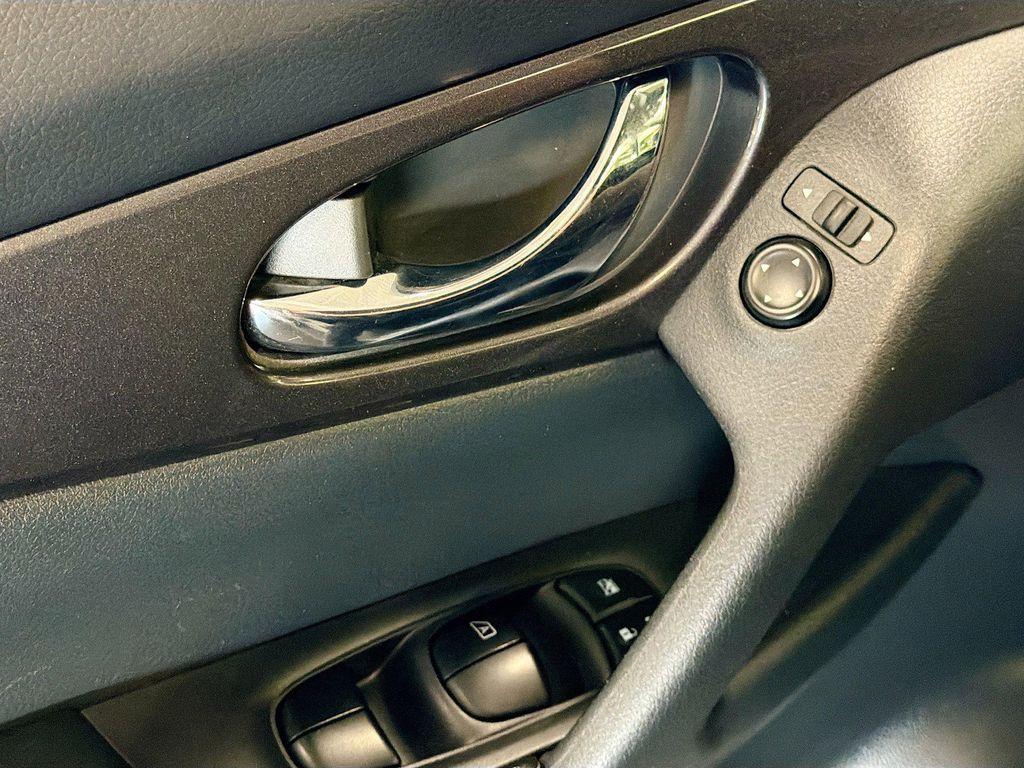 used 2020 Nissan Rogue car, priced at $14,987