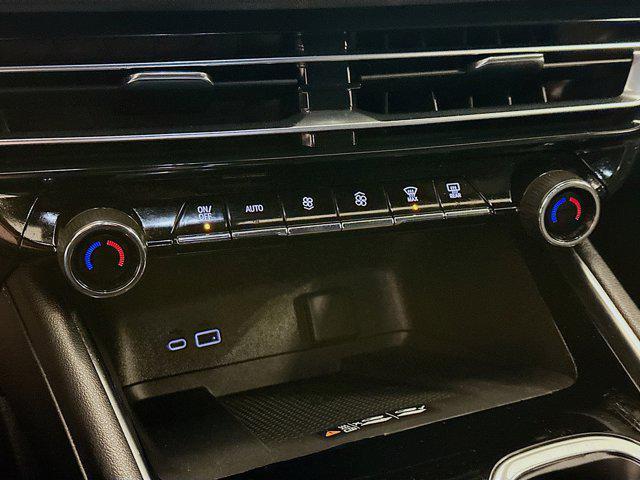 used 2025 Chevrolet Traverse car, priced at $34,997