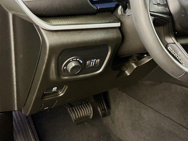 used 2024 Jeep Grand Cherokee car, priced at $29,487