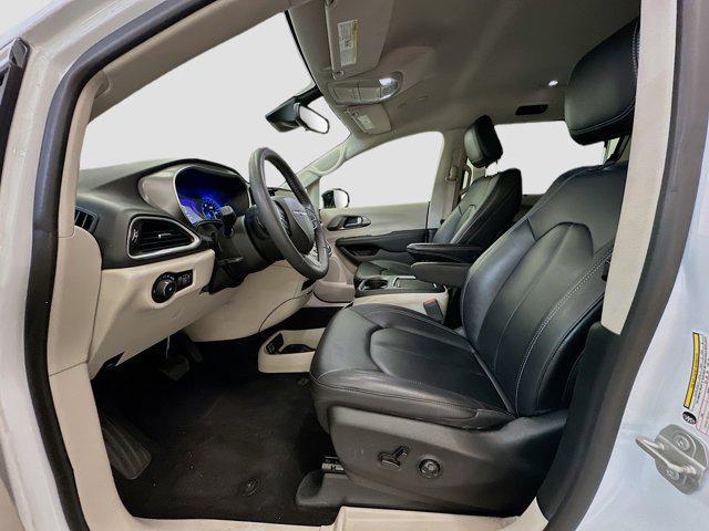 used 2024 Chrysler Pacifica car, priced at $26,996
