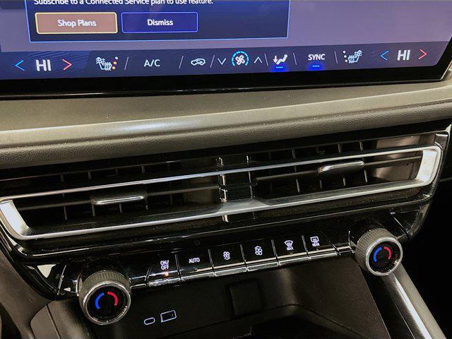 used 2024 Chevrolet Traverse car, priced at $32,547