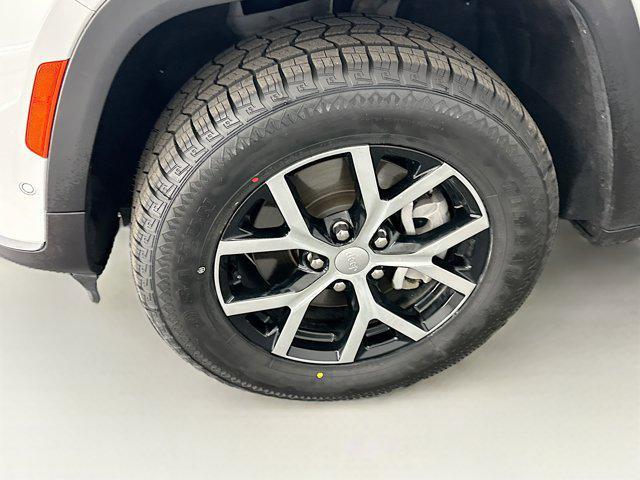 used 2024 Jeep Grand Cherokee L car, priced at $28,987