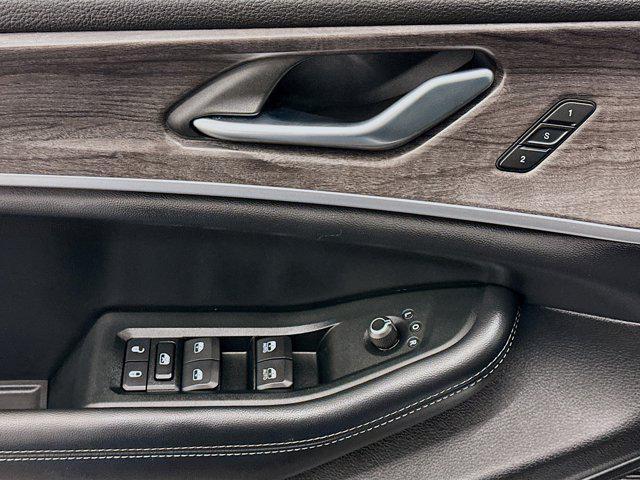 used 2024 Jeep Grand Cherokee L car, priced at $28,987