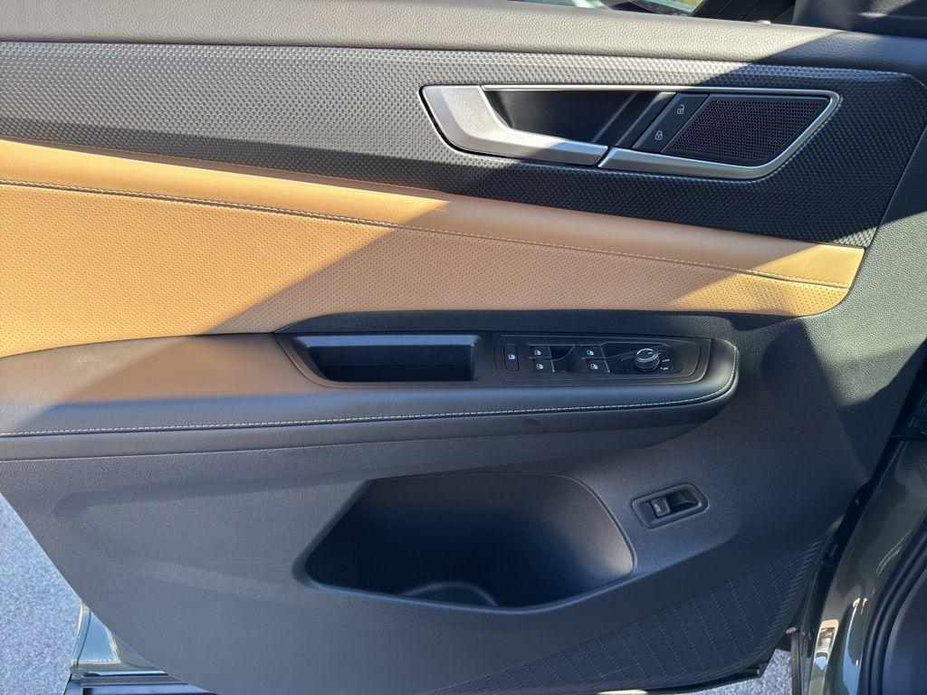 new 2026 Volkswagen Atlas Cross Sport car, priced at $53,625