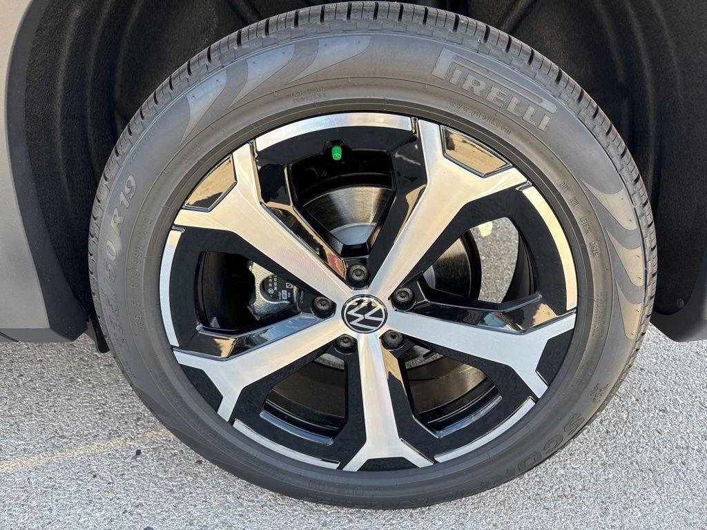 new 2026 Volkswagen Tiguan car, priced at $36,086