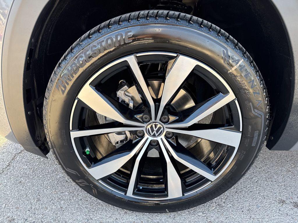 new 2026 Volkswagen Atlas car, priced at $57,647