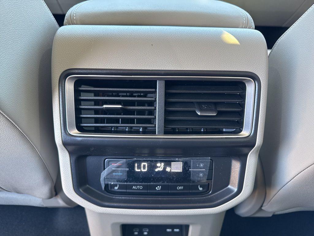 new 2026 Volkswagen Atlas car, priced at $58,286