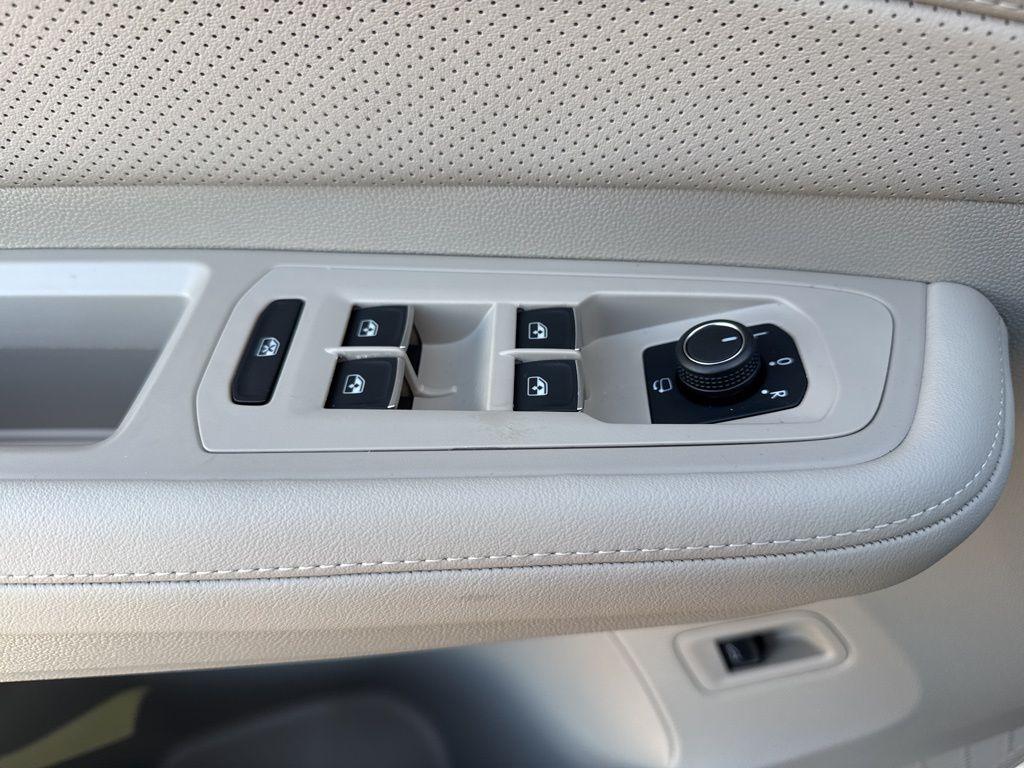 new 2026 Volkswagen Atlas car, priced at $58,286