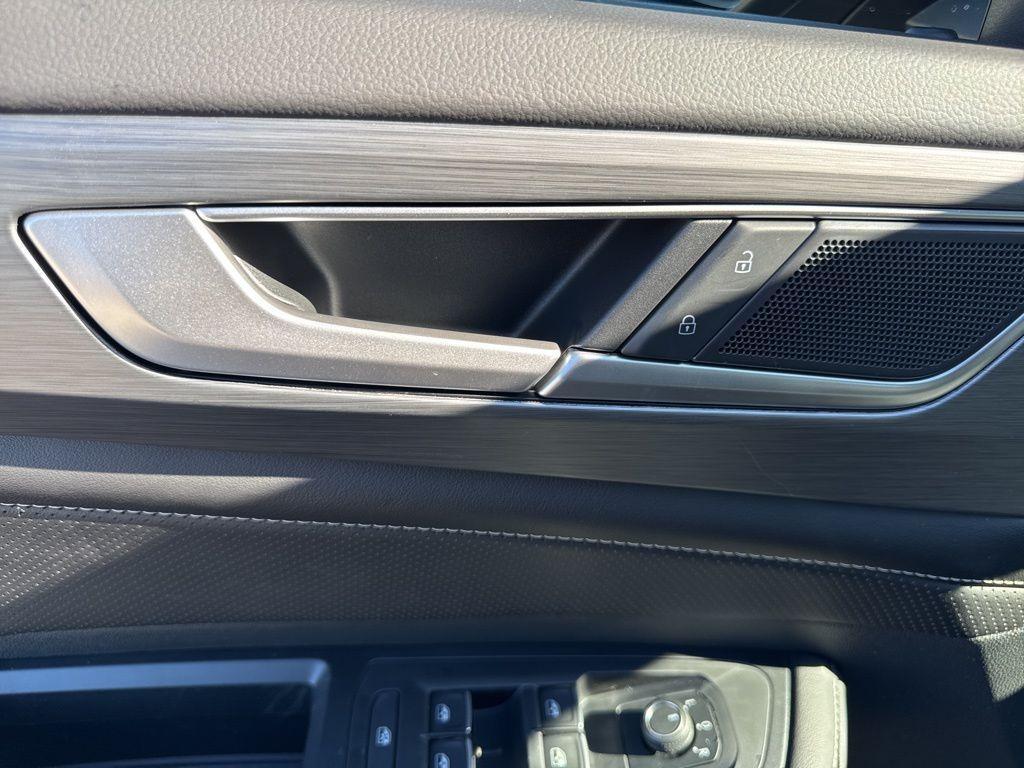 new 2026 Volkswagen Atlas Cross Sport car, priced at $46,476