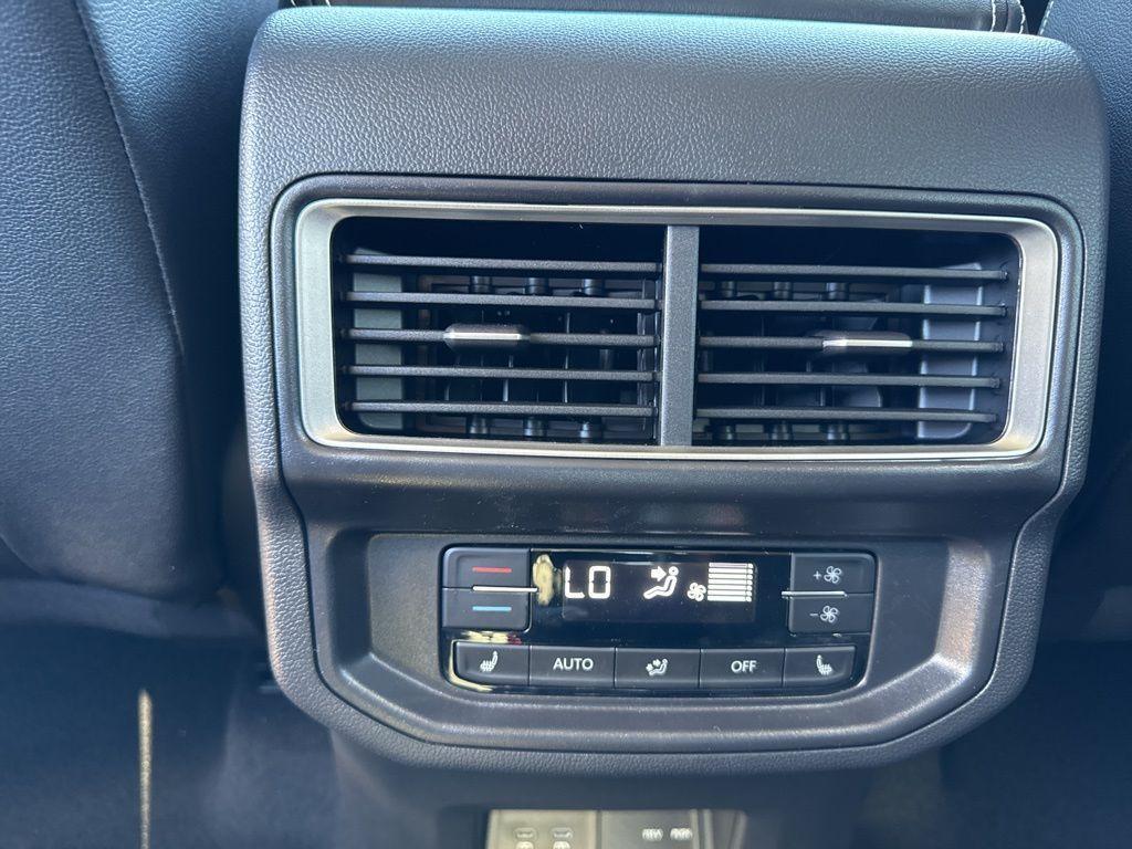 new 2026 Volkswagen Atlas car, priced at $58,384