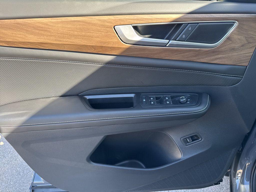 new 2026 Volkswagen Atlas car, priced at $48,486