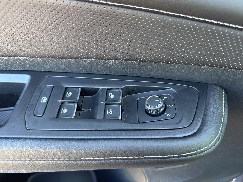 new 2026 Volkswagen Atlas car, priced at $48,486