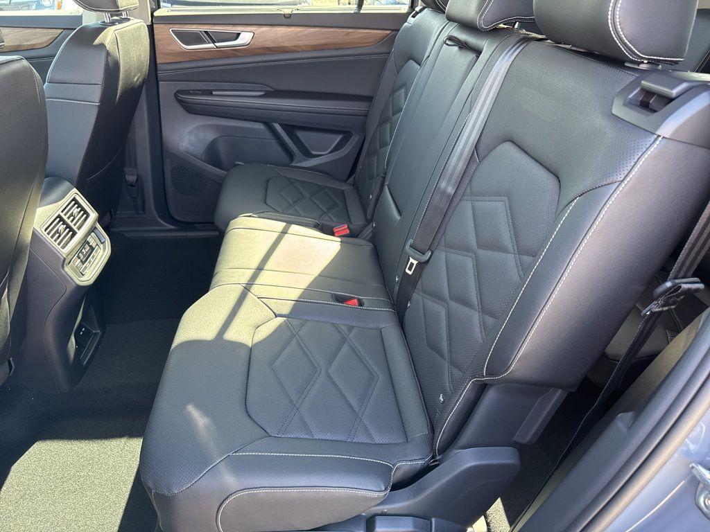 new 2026 Volkswagen Atlas car, priced at $48,486