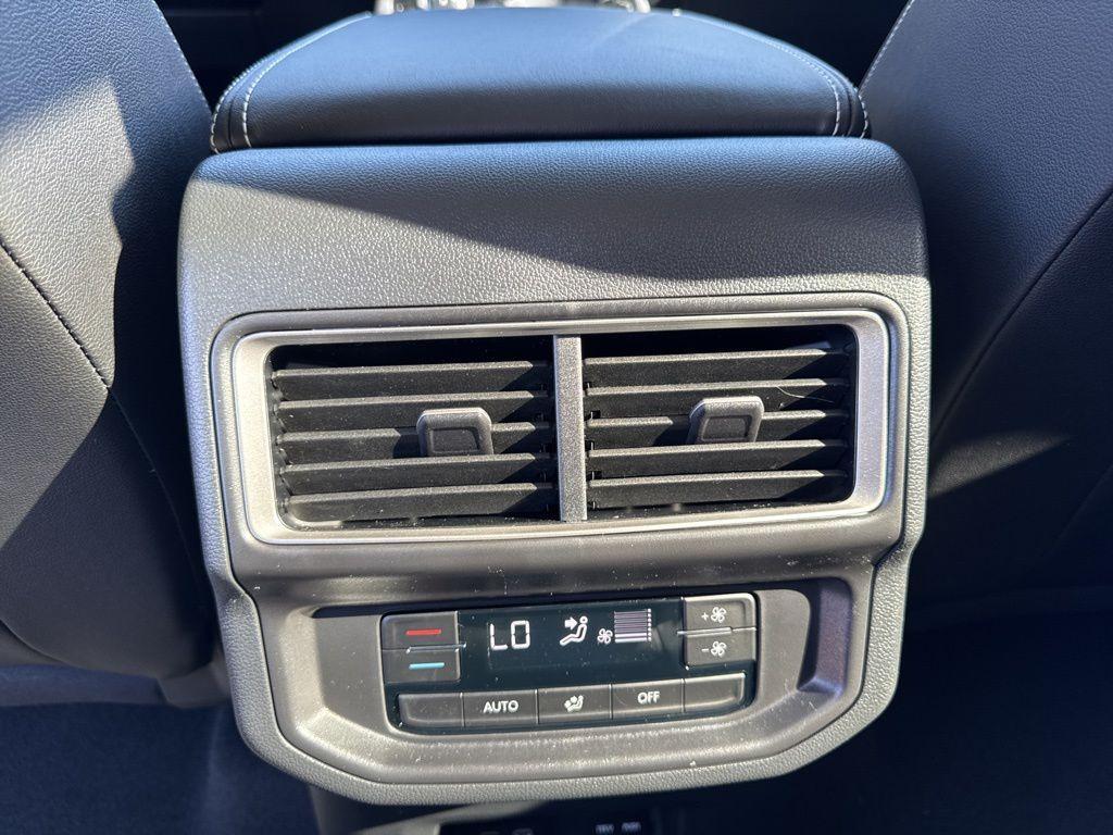 new 2026 Volkswagen Atlas car, priced at $48,486