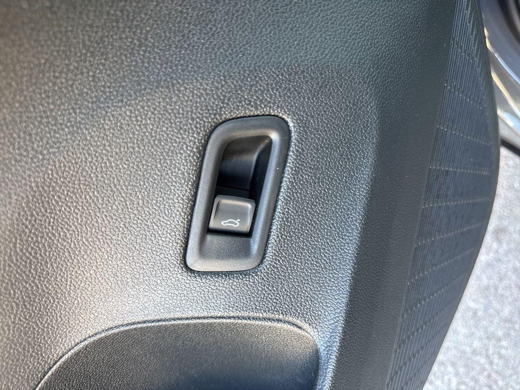 new 2026 Volkswagen Atlas car, priced at $48,486