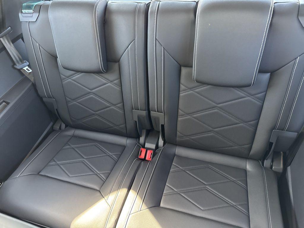 new 2026 Volkswagen Atlas car, priced at $48,486