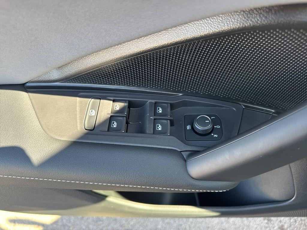 new 2026 Volkswagen Tiguan car, priced at $39,726