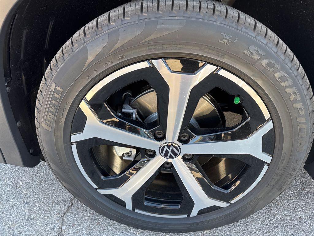 new 2026 Volkswagen Tiguan car, priced at $37,399