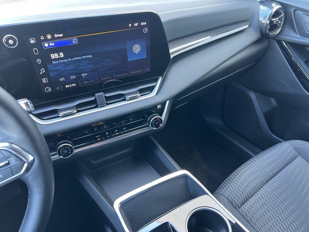 used 2025 Chevrolet Equinox car, priced at $28,260