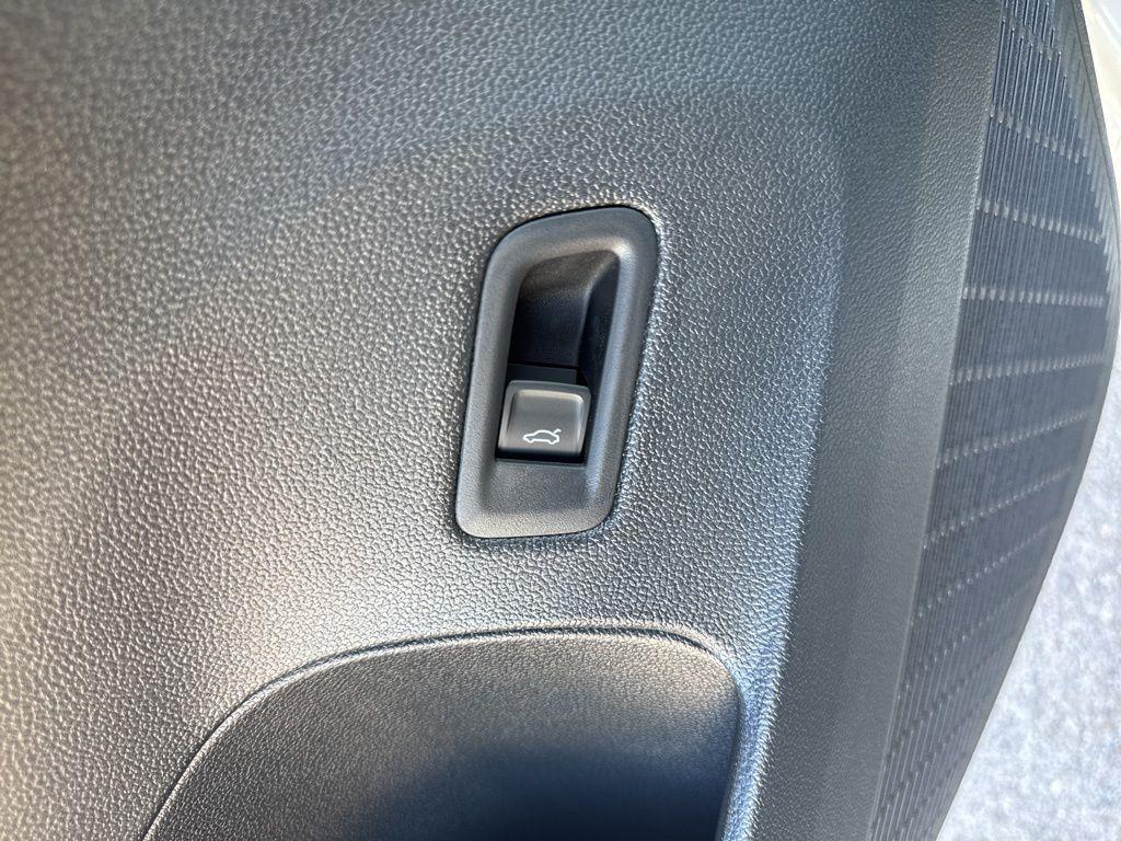 new 2026 Volkswagen Atlas Cross Sport car, priced at $47,544