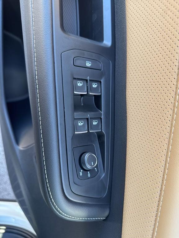 new 2026 Volkswagen Atlas Cross Sport car, priced at $47,544