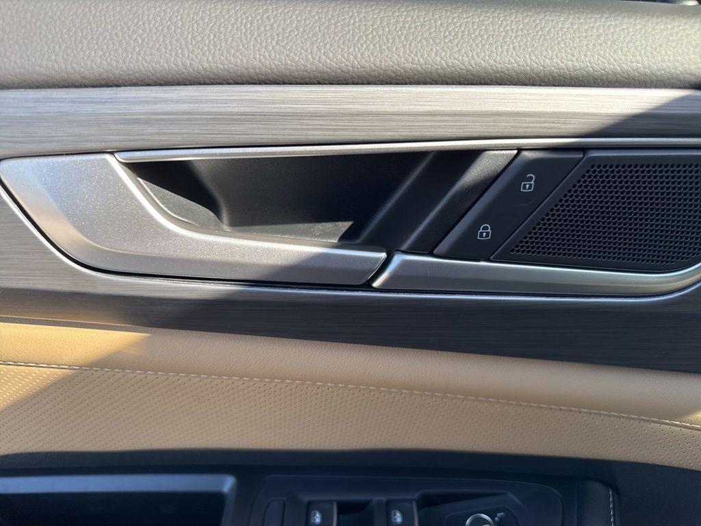 new 2026 Volkswagen Atlas Cross Sport car, priced at $47,544