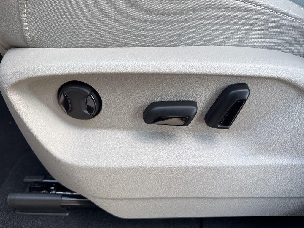 new 2026 Volkswagen Atlas car, priced at $41,902