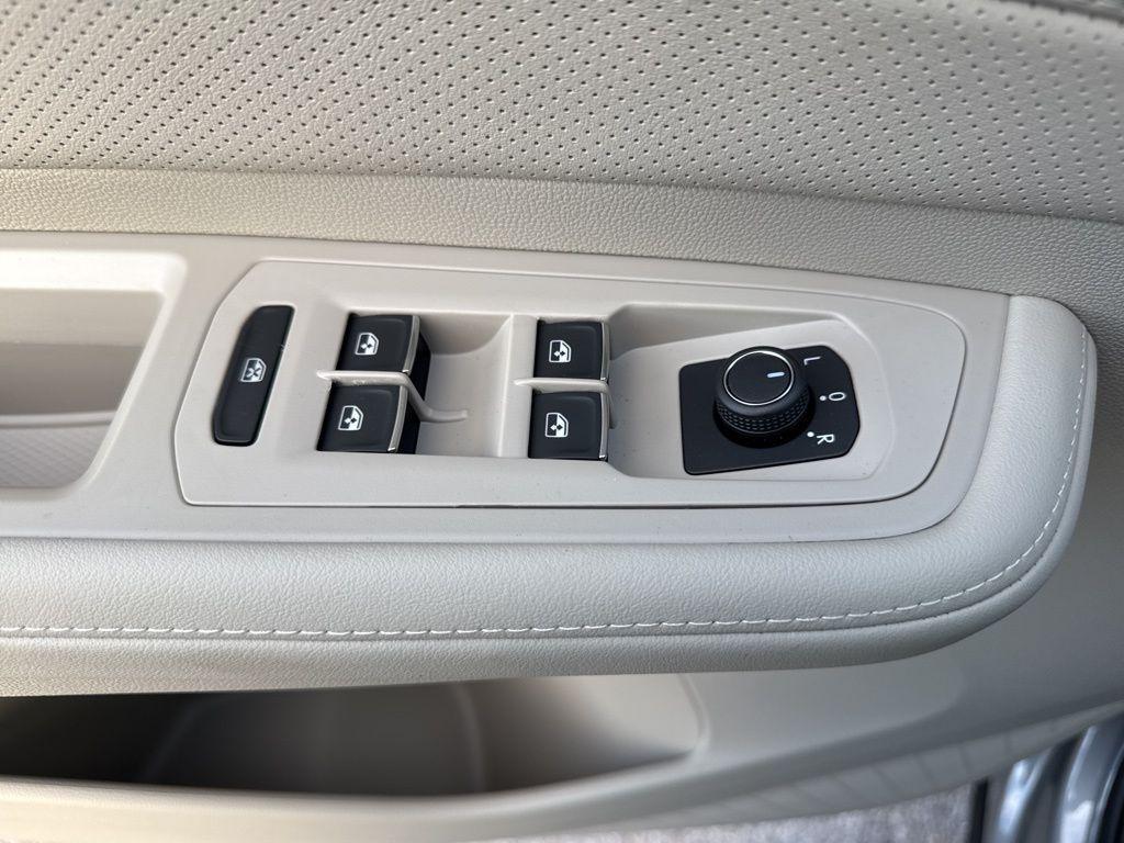 new 2026 Volkswagen Atlas car, priced at $41,902