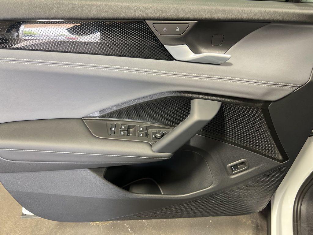 new 2026 Volkswagen Tiguan car, priced at $35,681