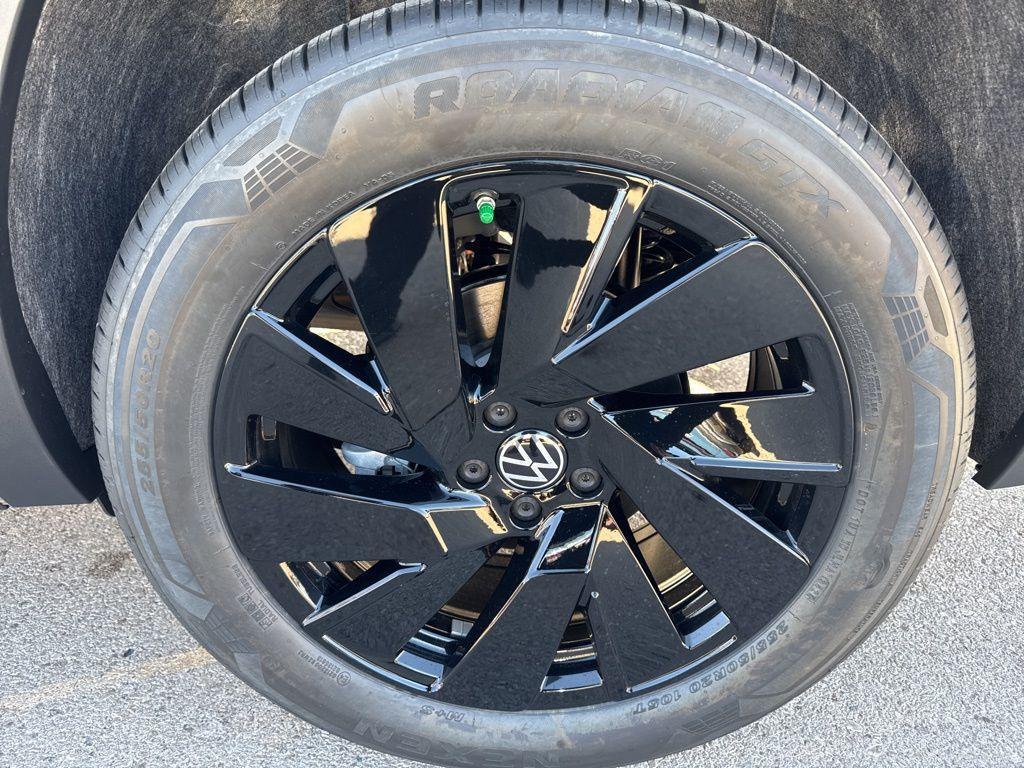 new 2026 Volkswagen Atlas car, priced at $48,486