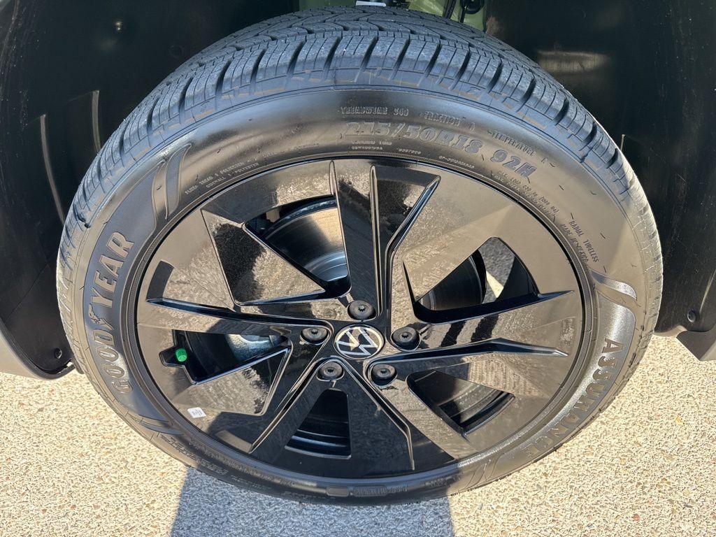 new 2026 Volkswagen Taos car, priced at $32,386