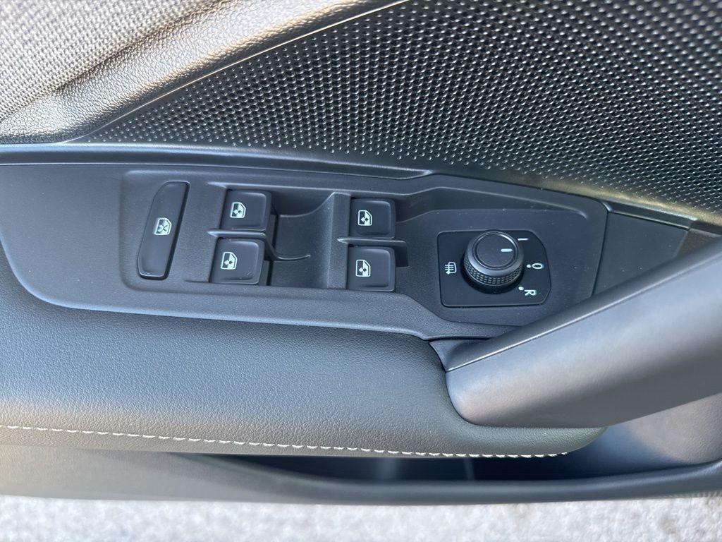 new 2026 Volkswagen Tiguan car, priced at $33,181