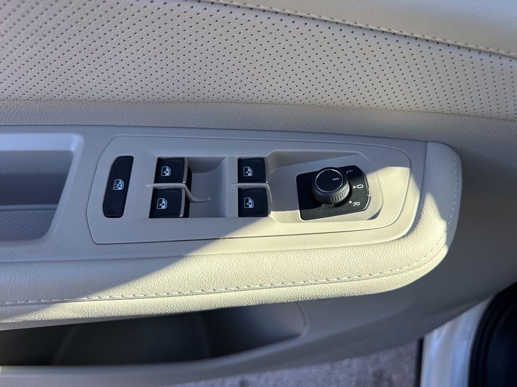 new 2026 Volkswagen Atlas car, priced at $48,486