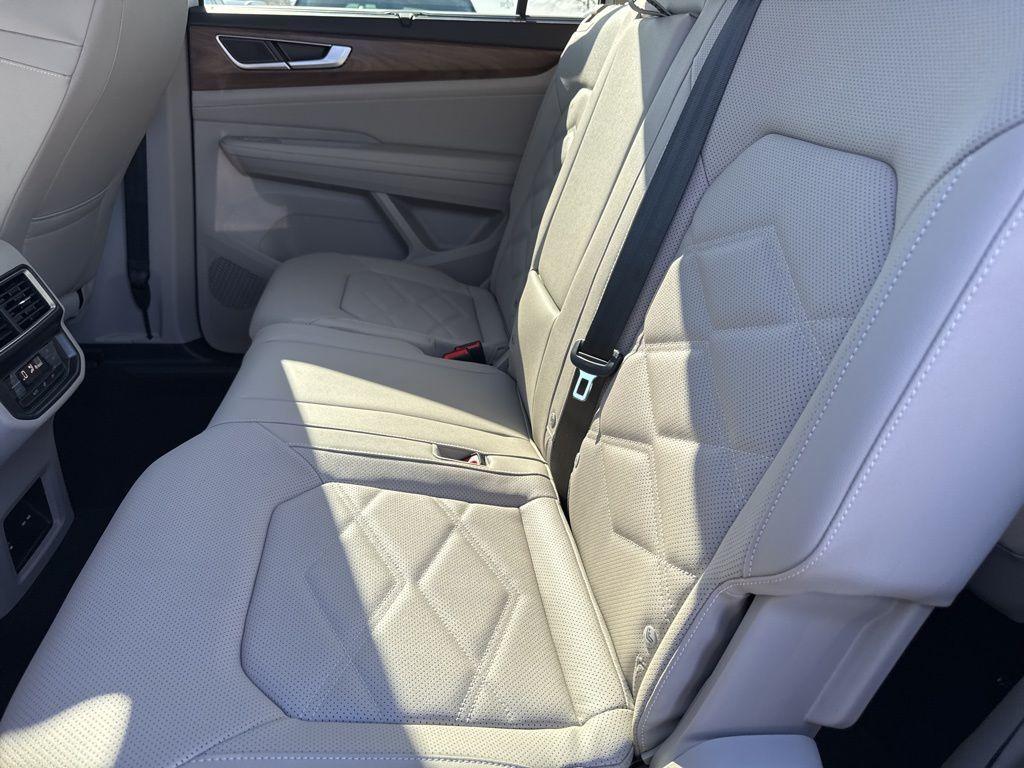 new 2026 Volkswagen Atlas car, priced at $48,486