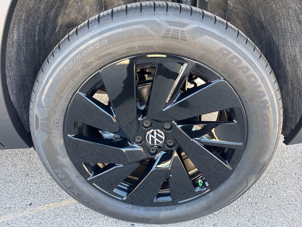 new 2026 Volkswagen Atlas car, priced at $48,486