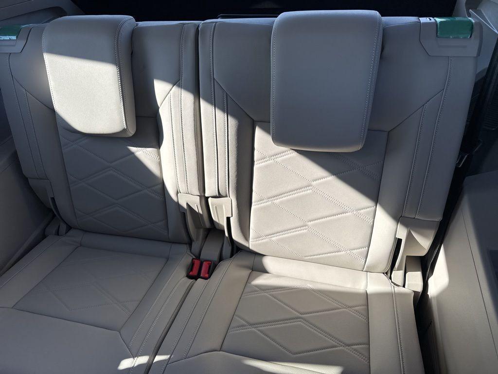 new 2026 Volkswagen Atlas car, priced at $48,486