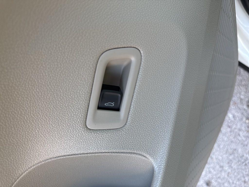 new 2026 Volkswagen Atlas car, priced at $48,486