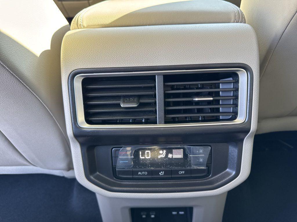 new 2026 Volkswagen Atlas car, priced at $48,486