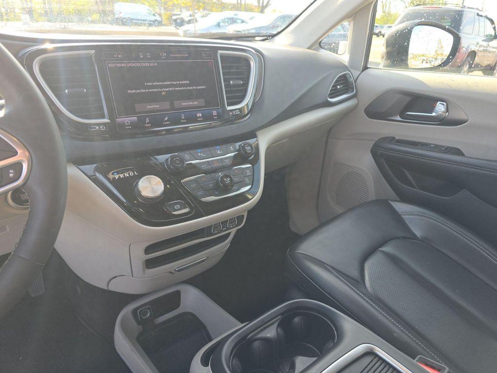 used 2023 Chrysler Pacifica car, priced at $23,999