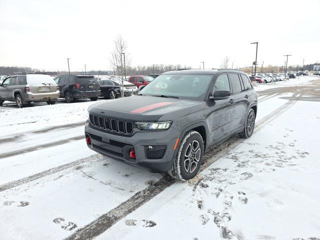 used 2022 Jeep Grand Cherokee car, priced at $28,000