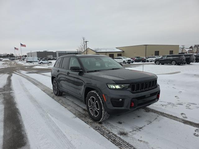 used 2022 Jeep Grand Cherokee car, priced at $28,000