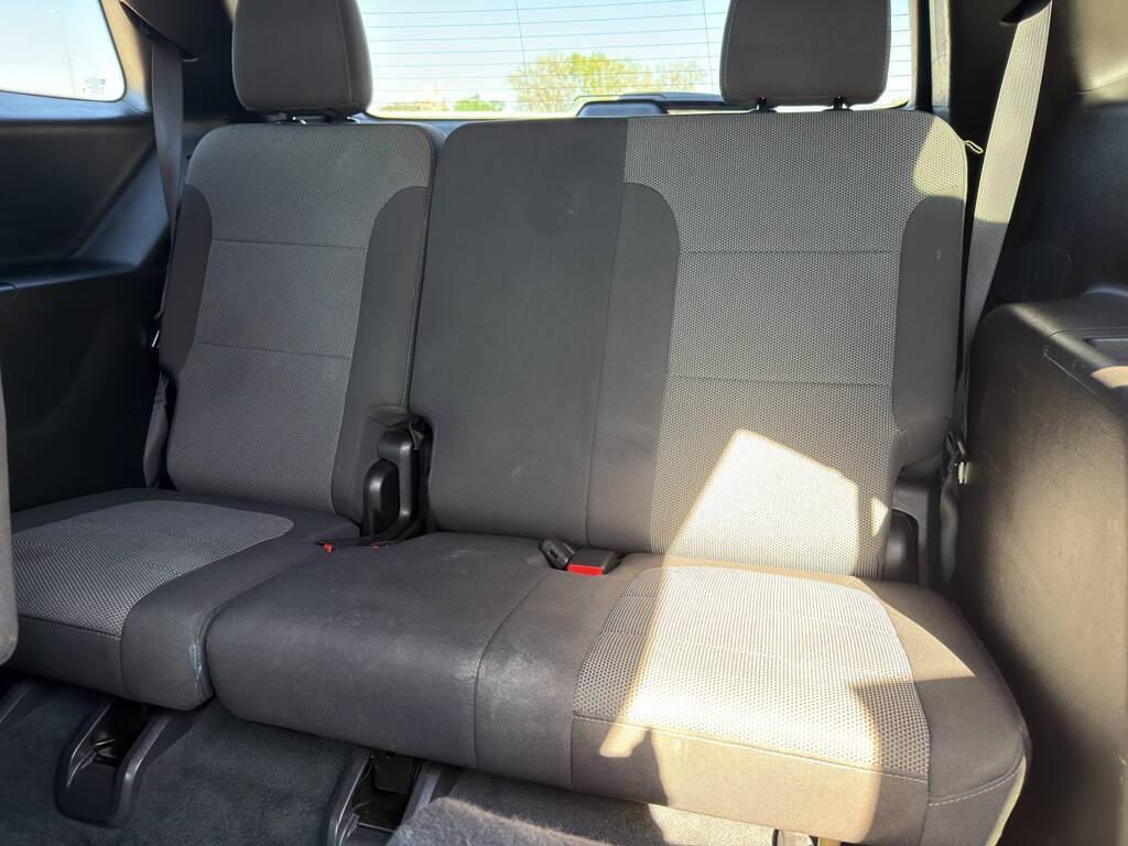 used 2023 Chevrolet Traverse car, priced at $28,988
