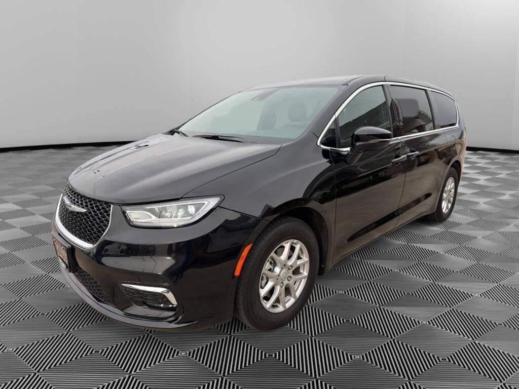 used 2026 Chrysler Pacifica car, priced at $37,988